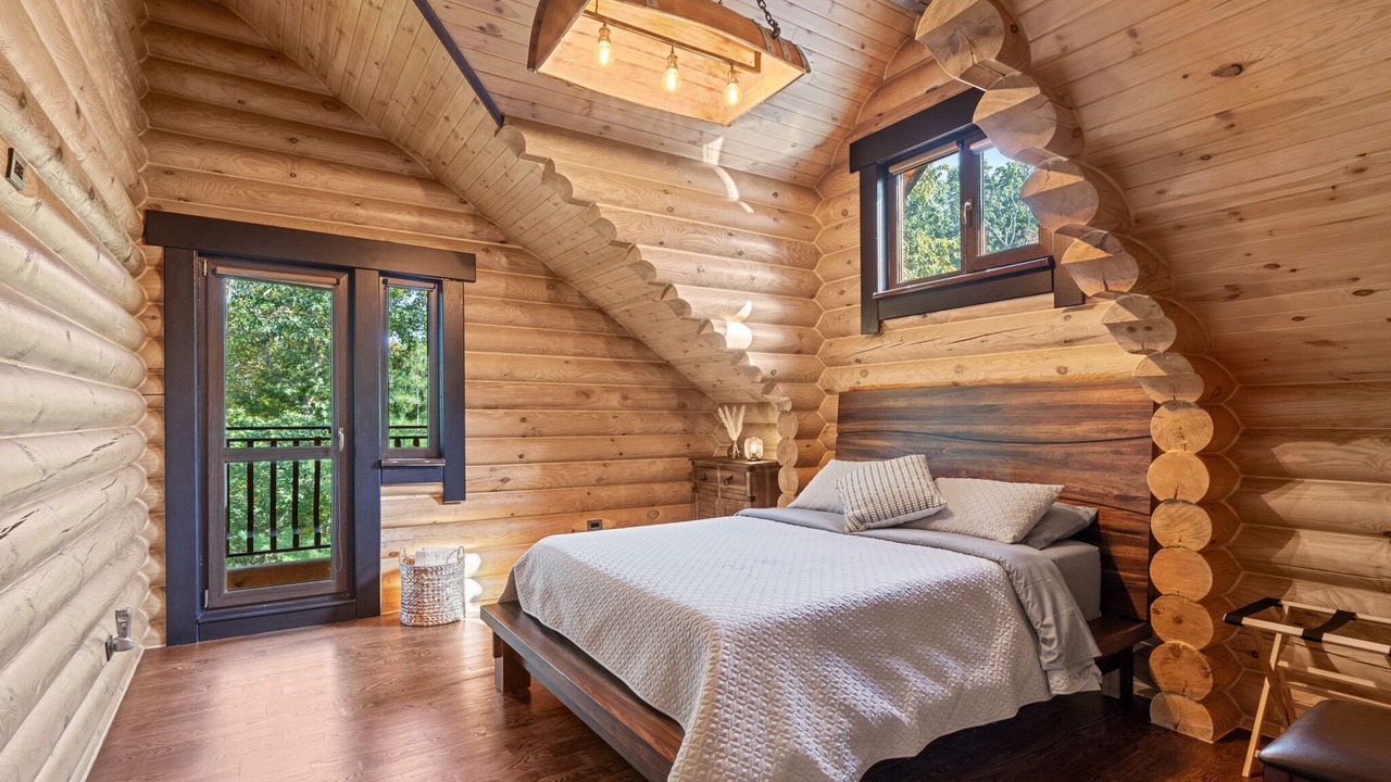 Photo of Bedroom in Henryville