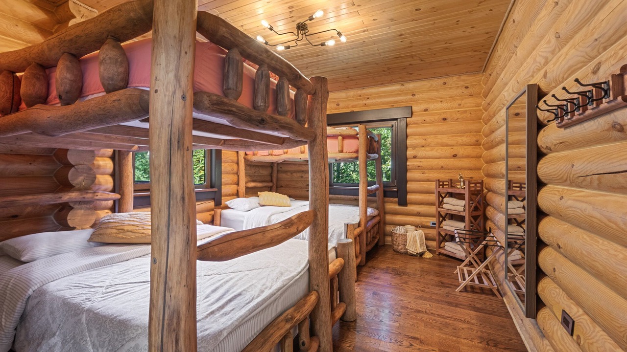 Photo of Bedroom in Henryville
