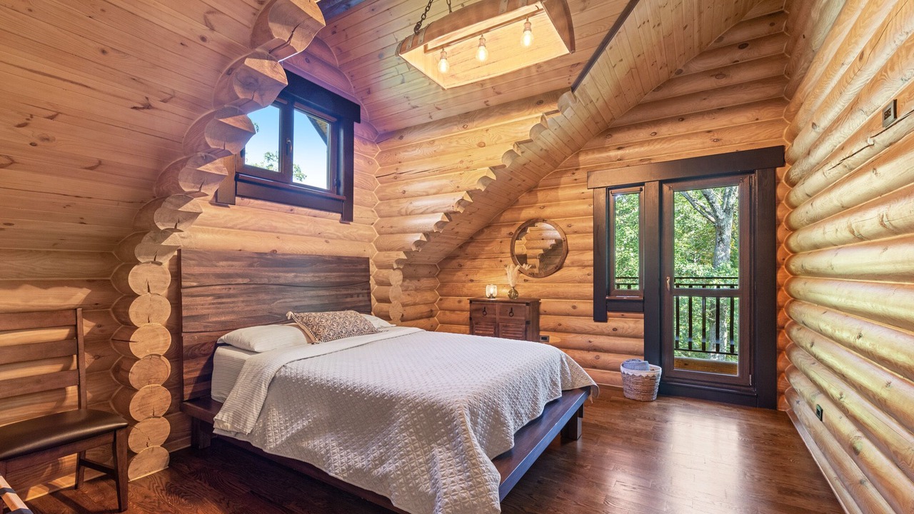 Photo of Bedroom in Henryville