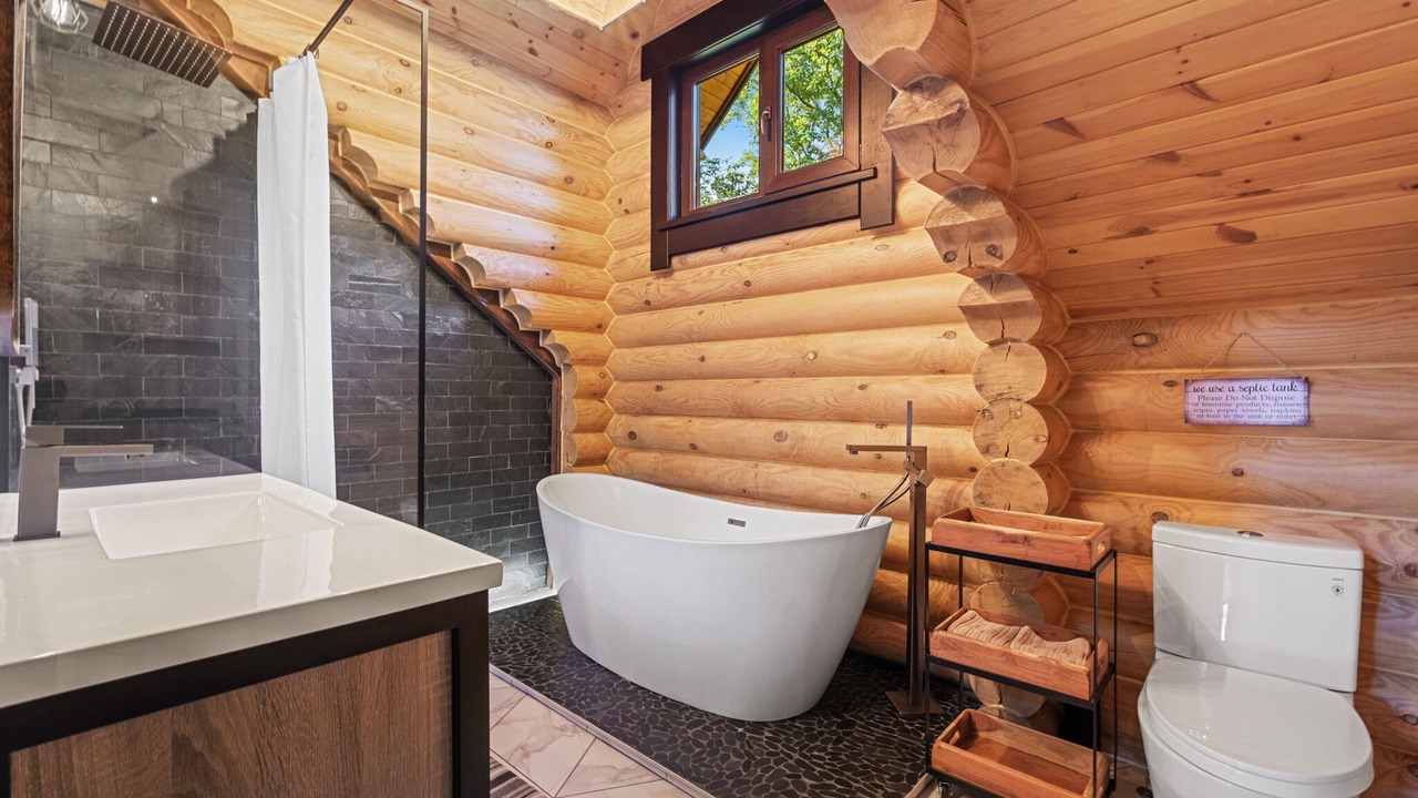 Photo of Bathroom in Henryville