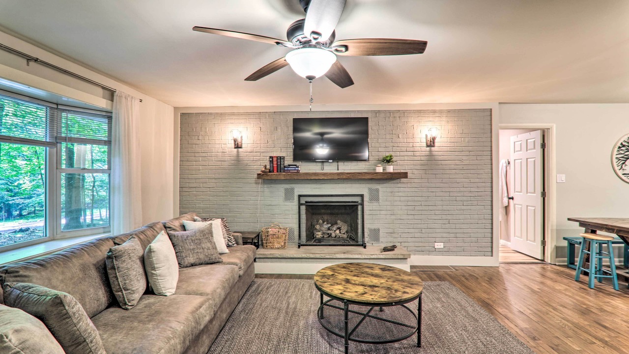 Photo of Livingroom in Locust Lake Village