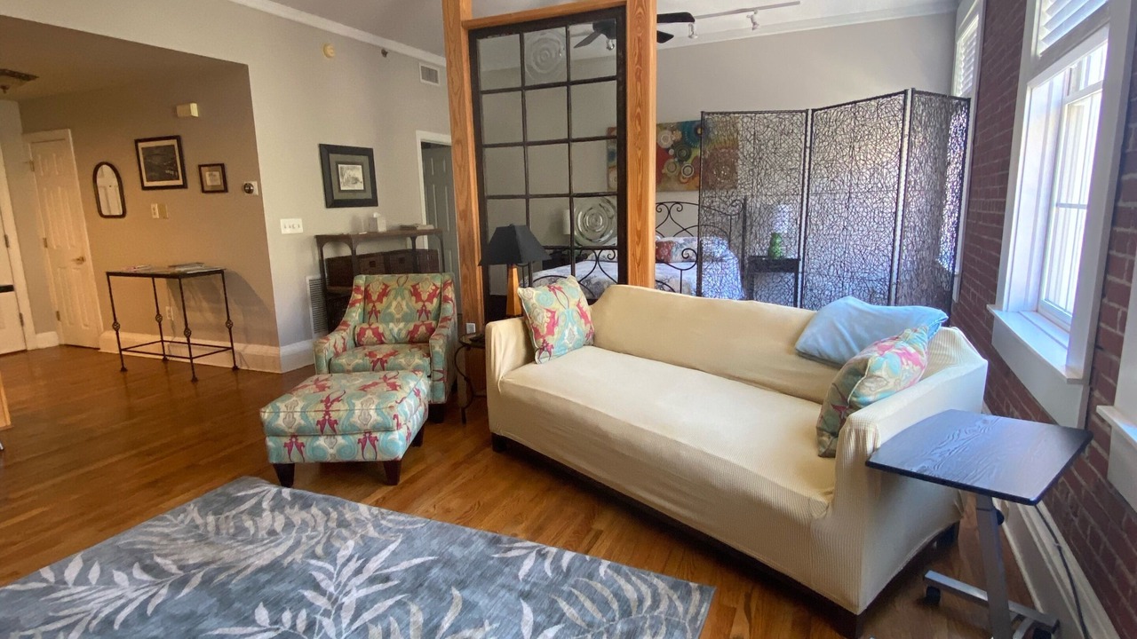 Photo of Livingroom in Greenville Downtown