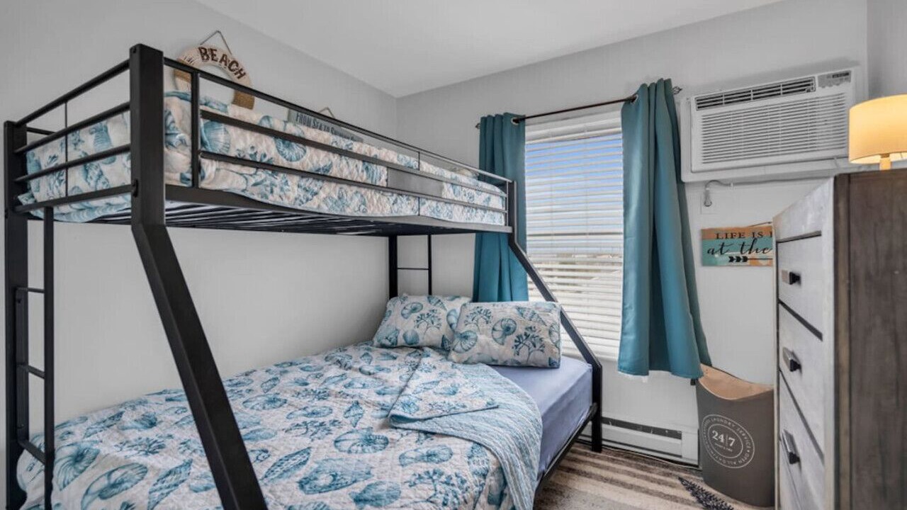Photo of Bedroom in Seaside Heights