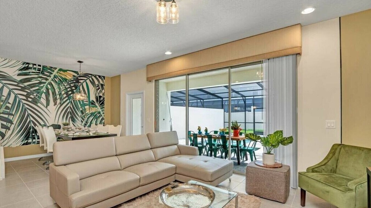 Photo of Livingroom in Four Corners