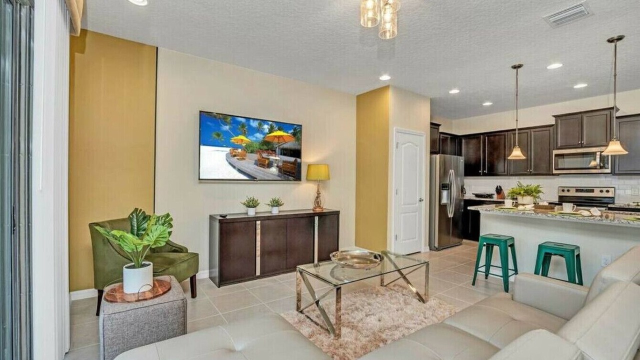 Photo of Livingroom in Four Corners