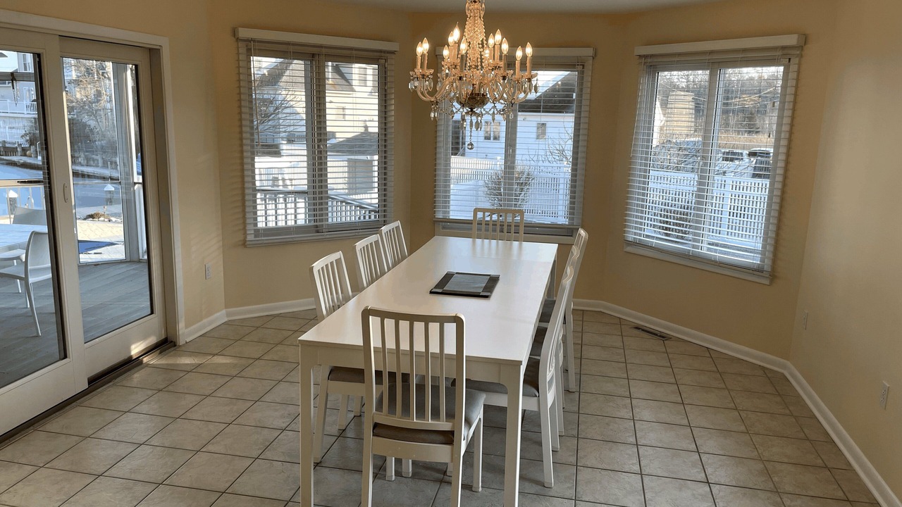 Photo of Livingroom in Bayville