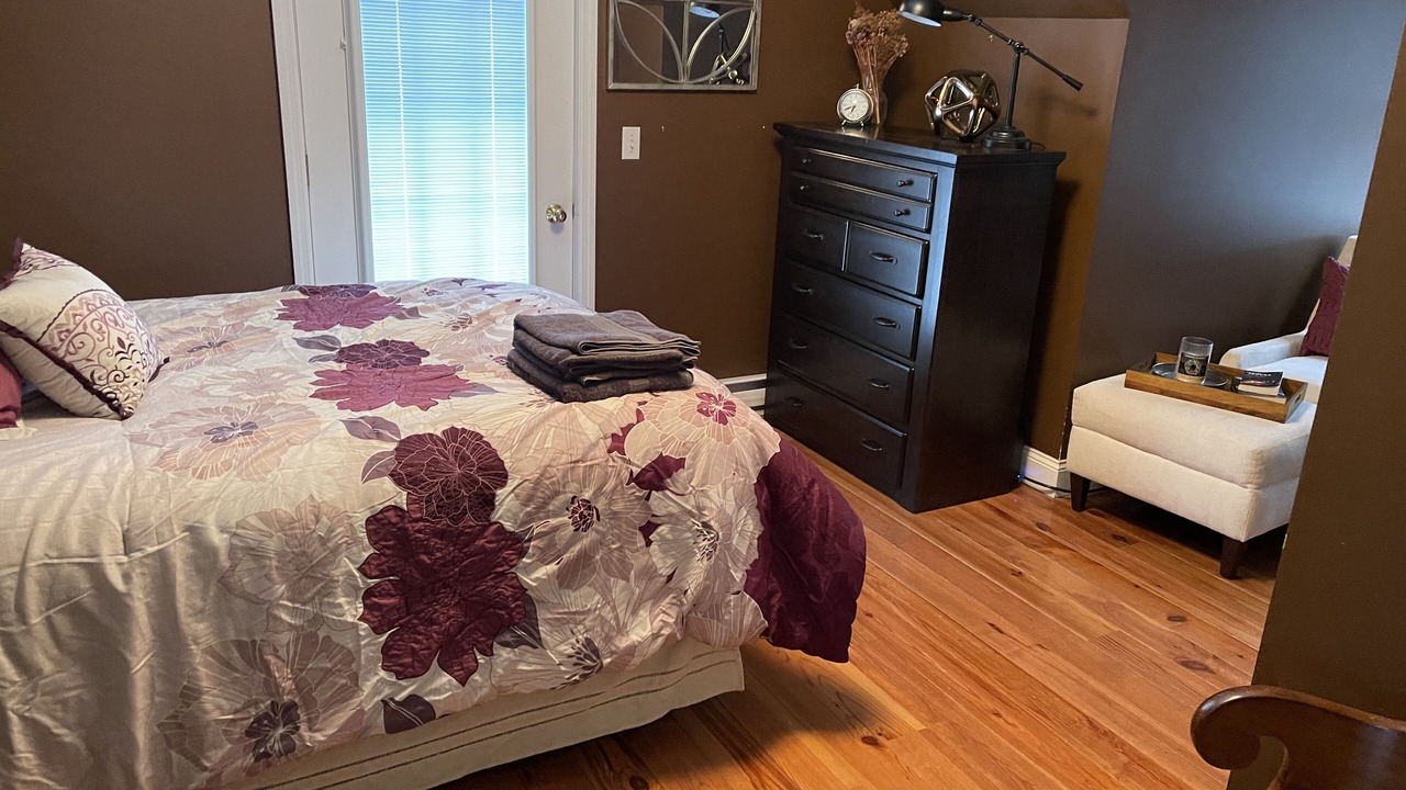 Photo of Bedroom in Parksville