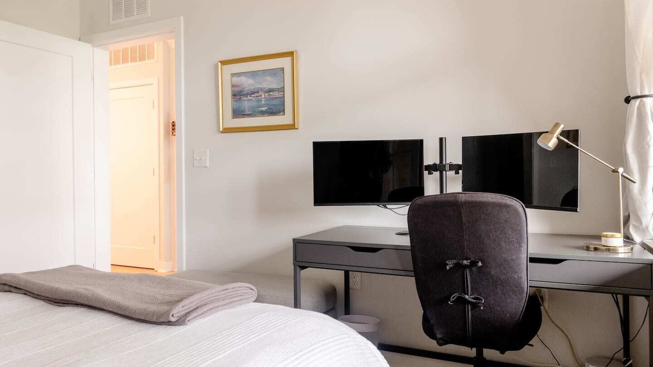 Photo of Bedroom in Murray Hill