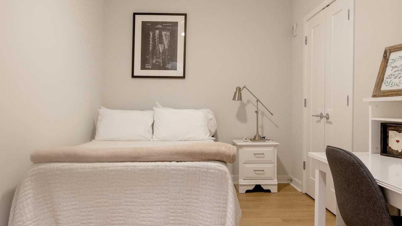 Photo of Bedroom in Murray Hill