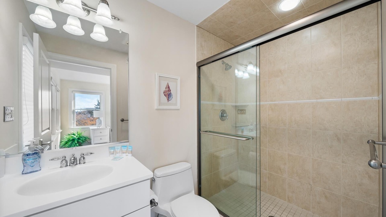 Photo of Bathroom in Avalon