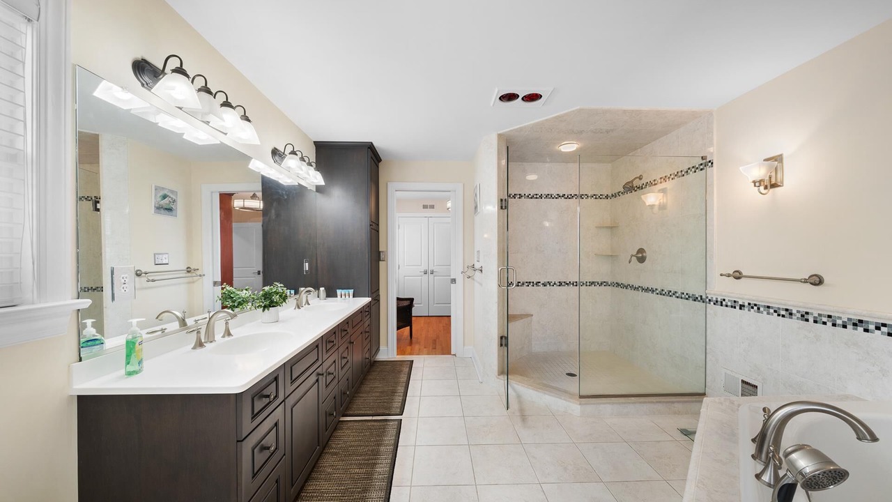 Photo of Bathroom in Avalon