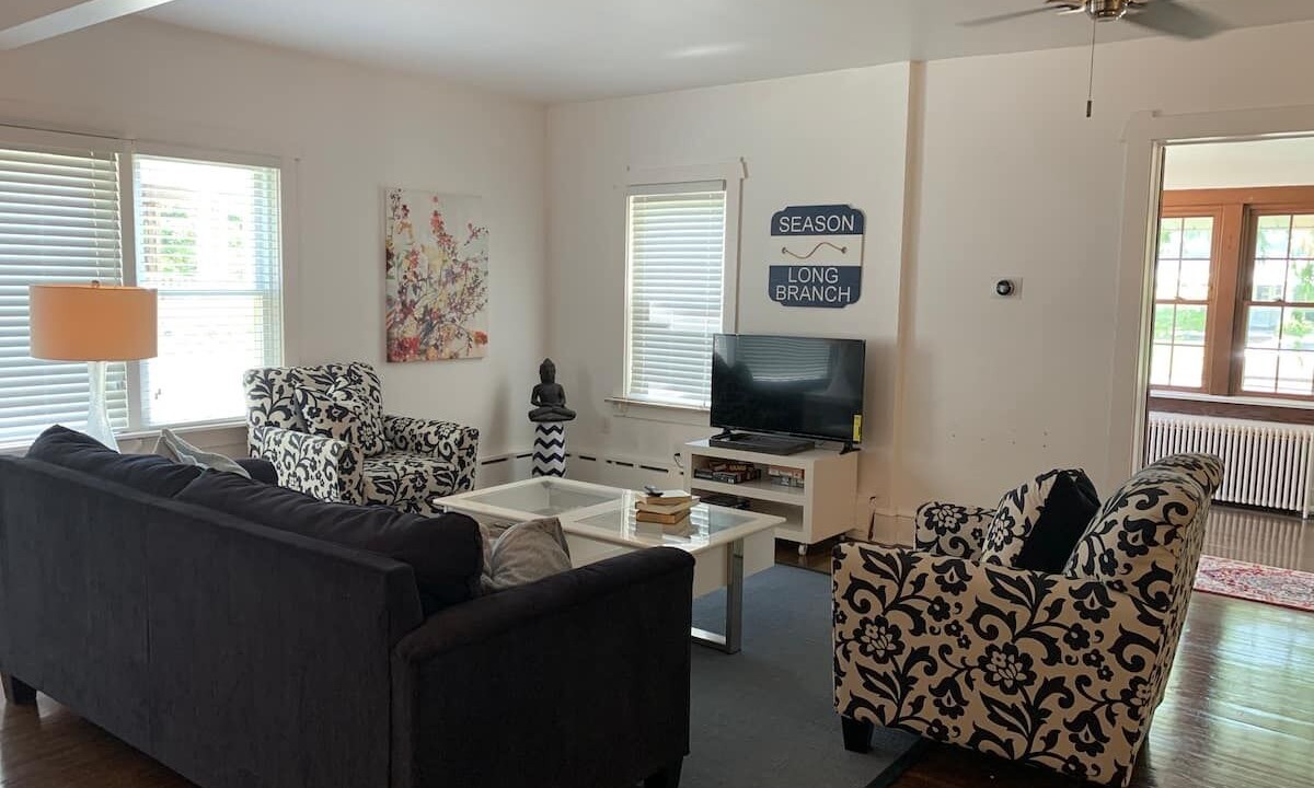 Photo of Livingroom in Long Branch