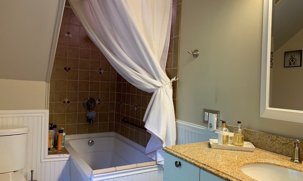 Photo of Bathroom in Long Branch