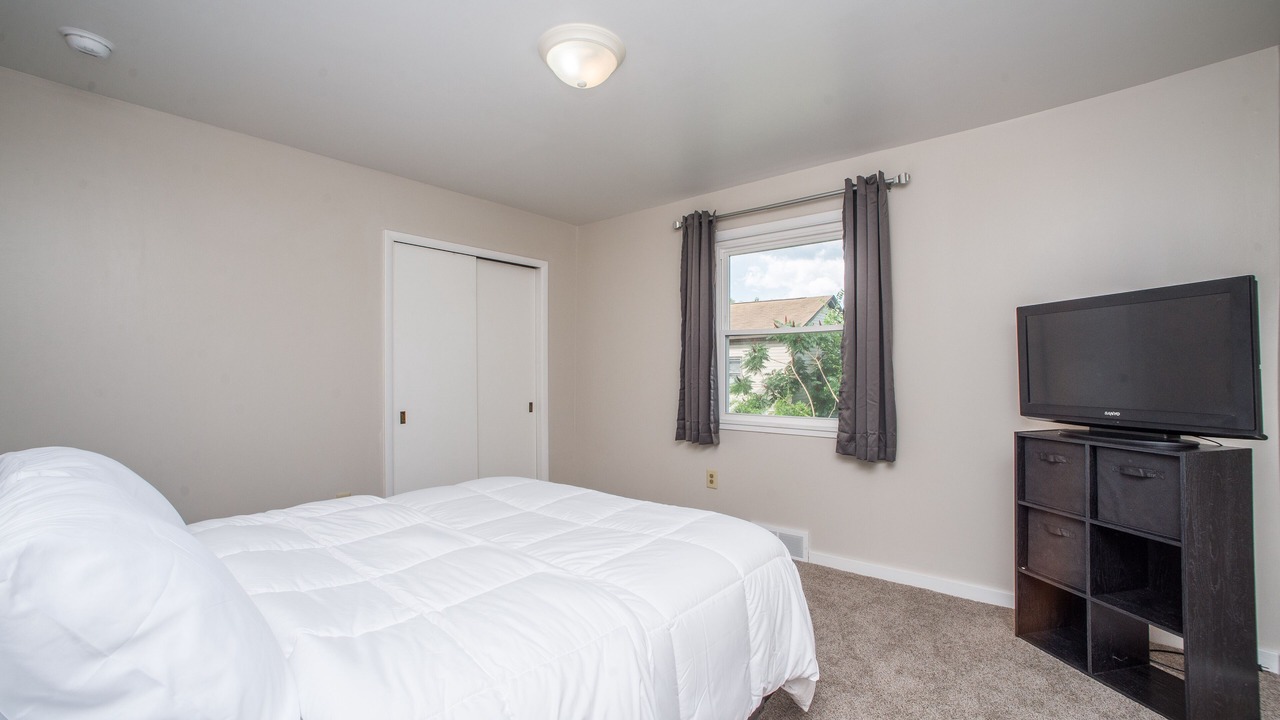 Photo of Bedroom in Carnegie