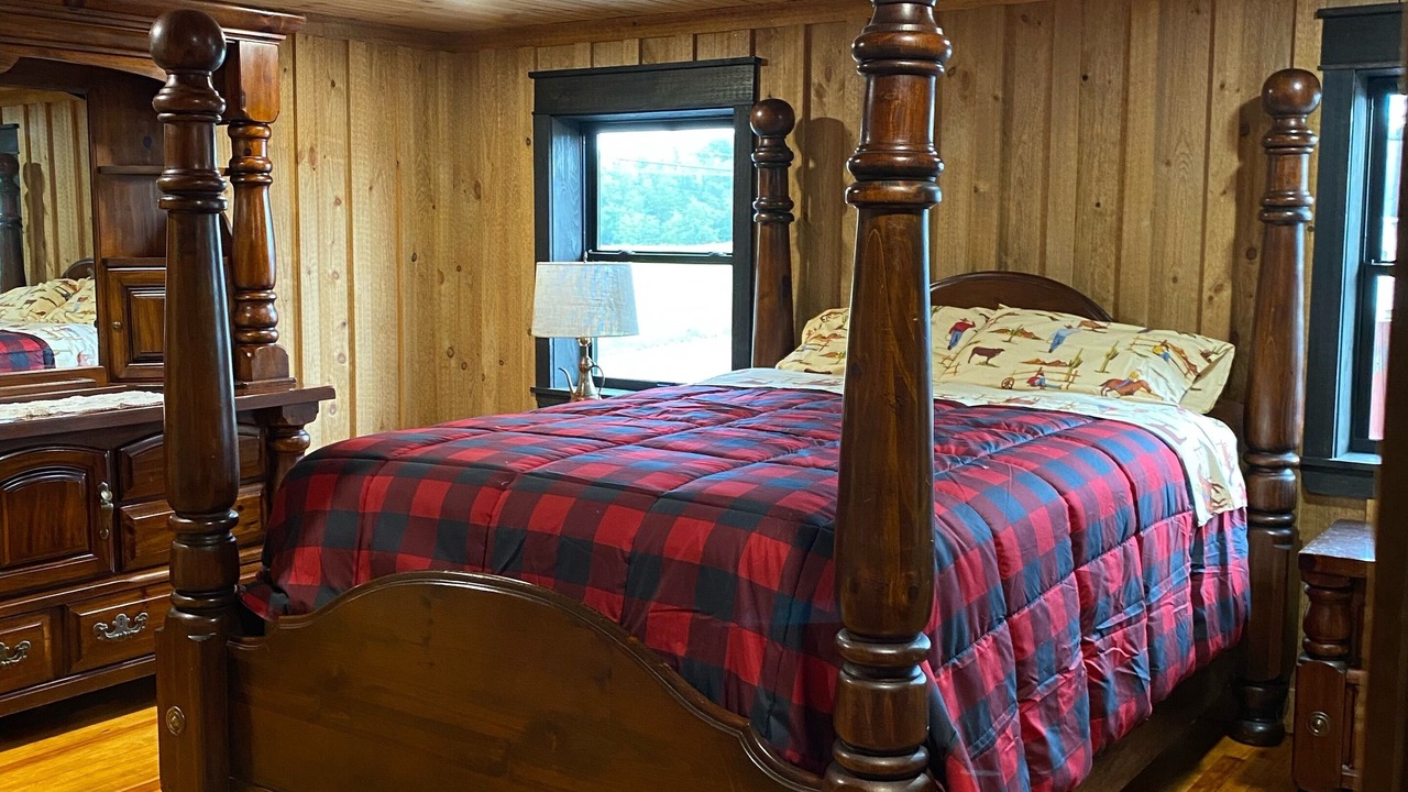 Photo of Bedroom in Newville
