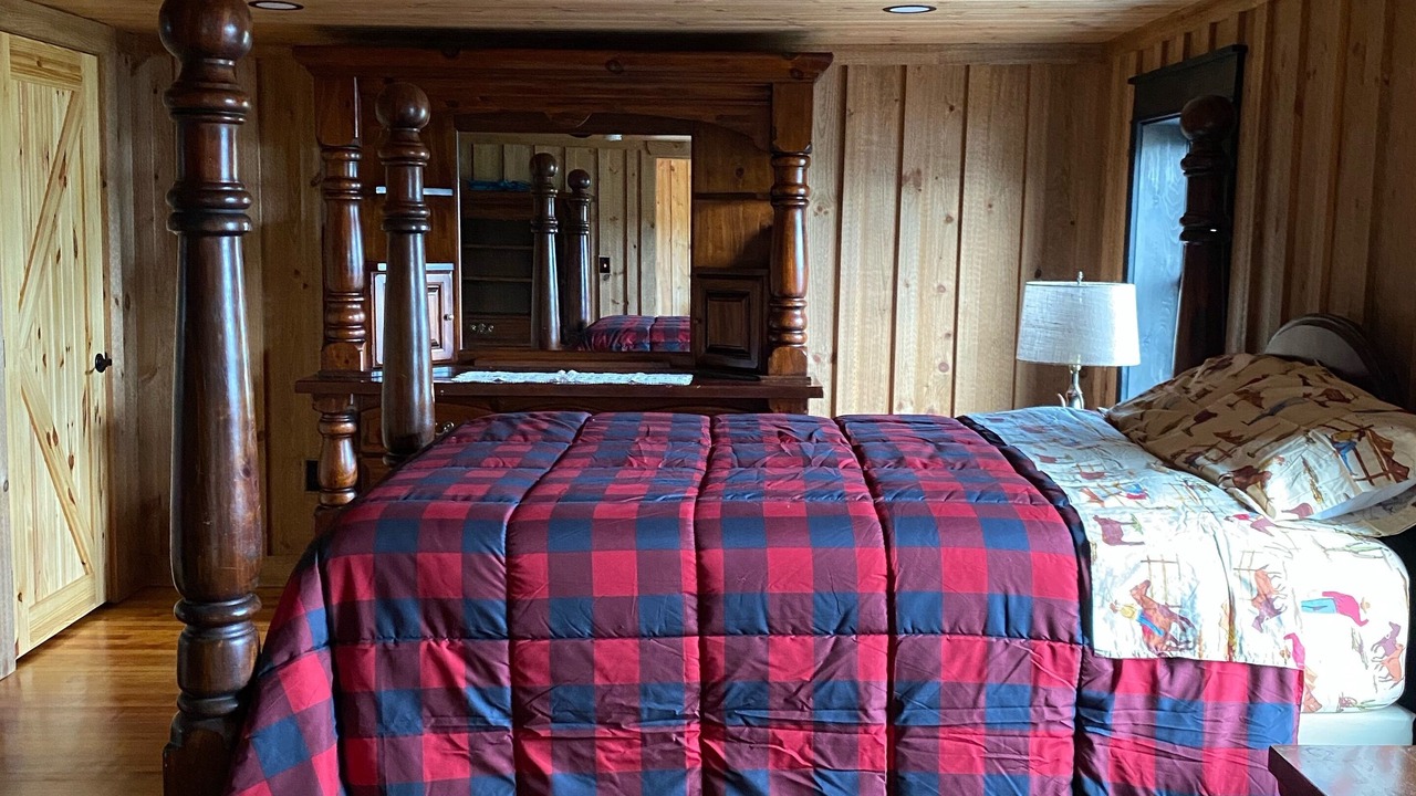 Photo of Bedroom in Newville
