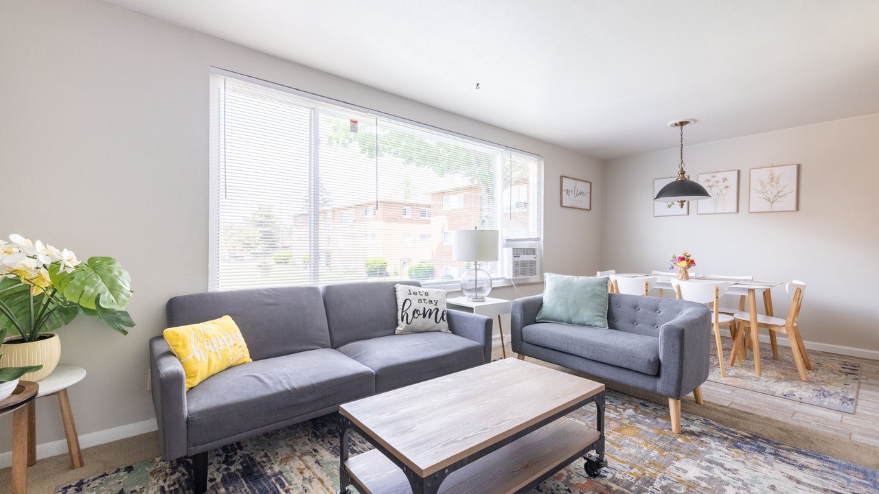 Photo of Livingroom in Fairview Park