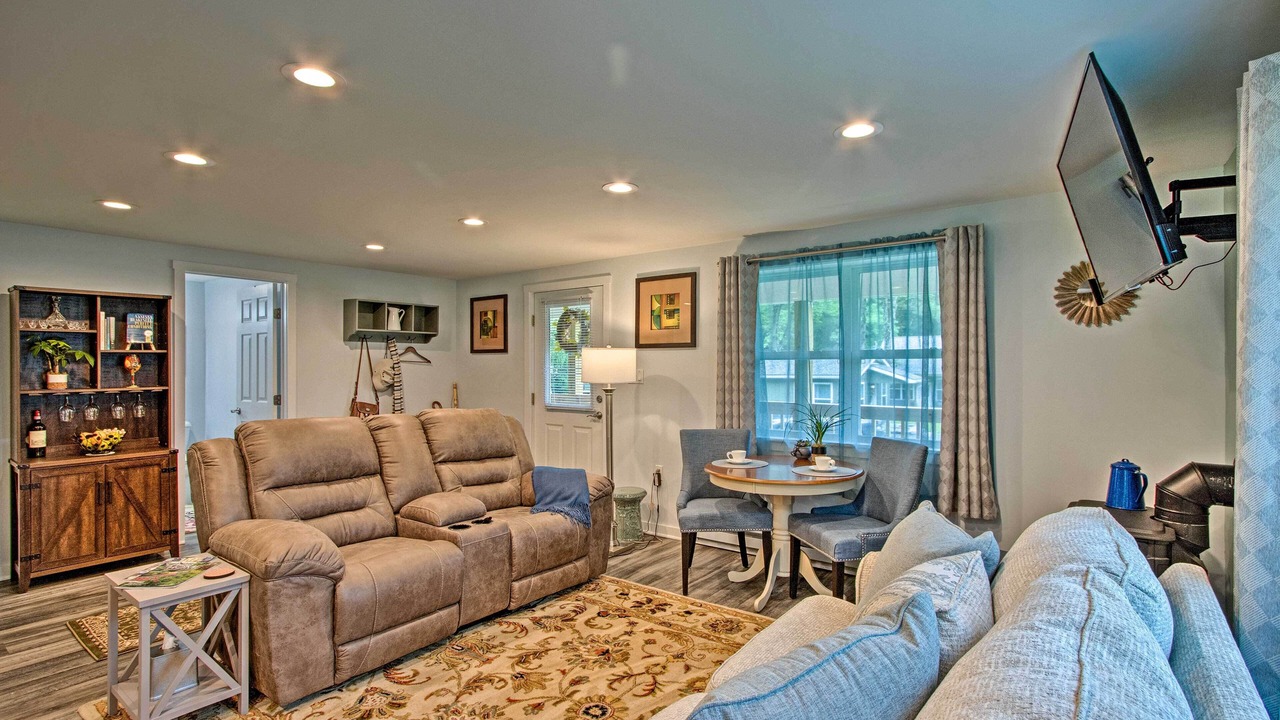 Photo of Livingroom in Brodheadsville
