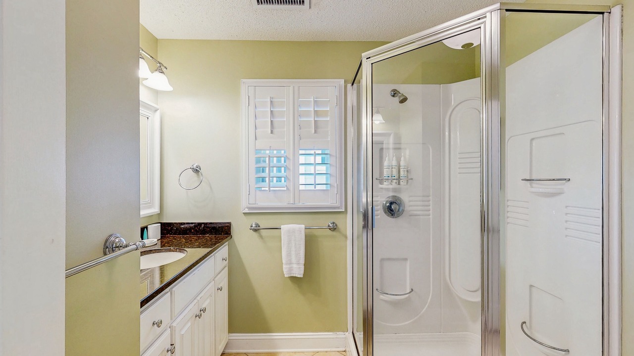 Photo of Bathroom in Pelican Bay