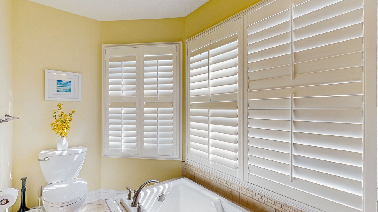 Photo of Bathroom in Pelican Bay
