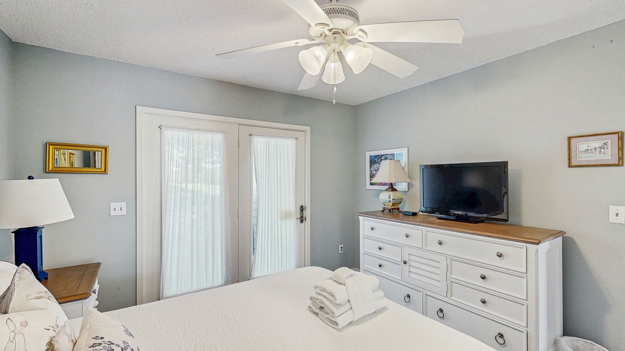 Photo of Bedroom in Pelican Bay