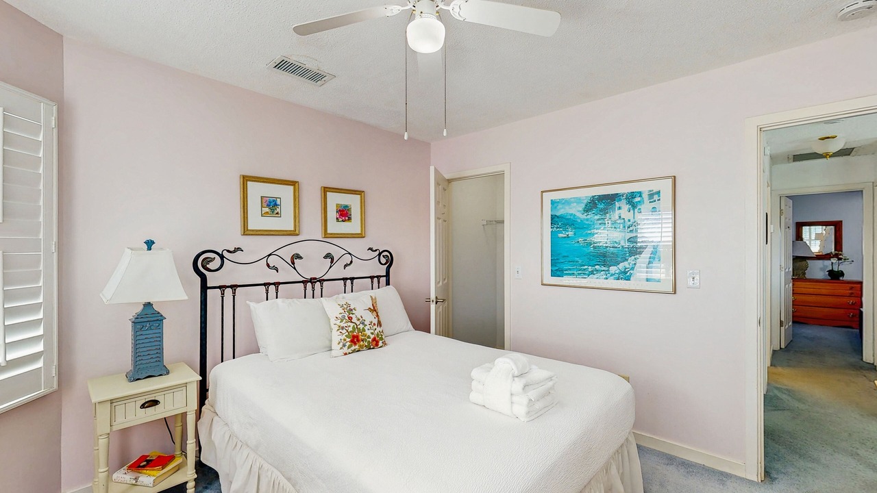 Photo of Bedroom in Pelican Bay