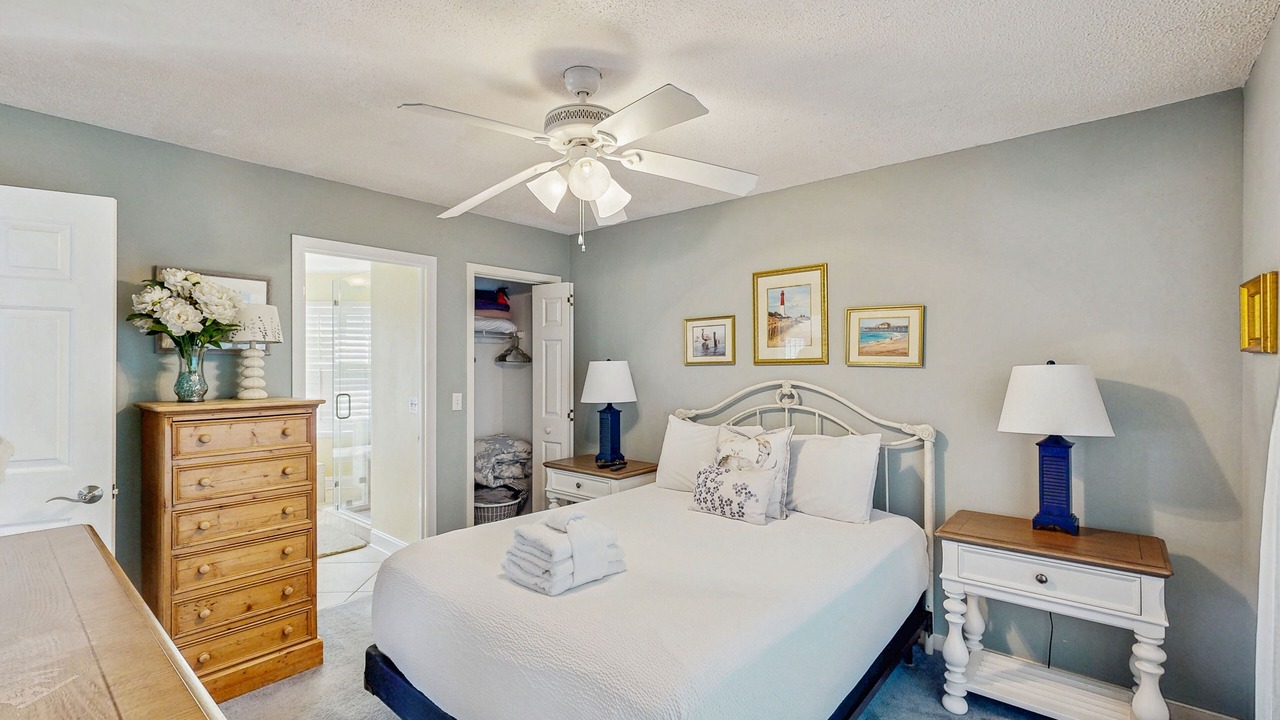 Photo of Bedroom in Pelican Bay