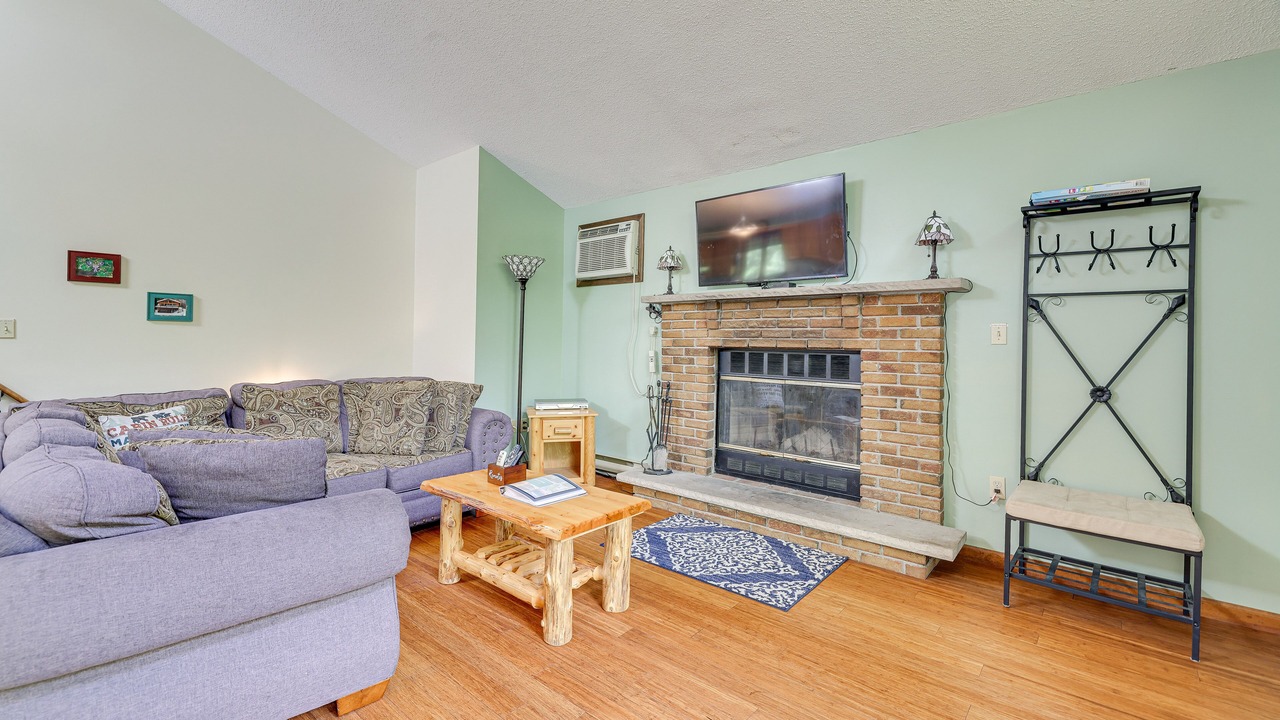 Photo of Livingroom in Greentown