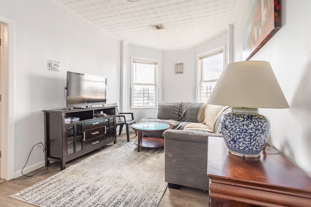 Photo of Livingroom in North Ironbound