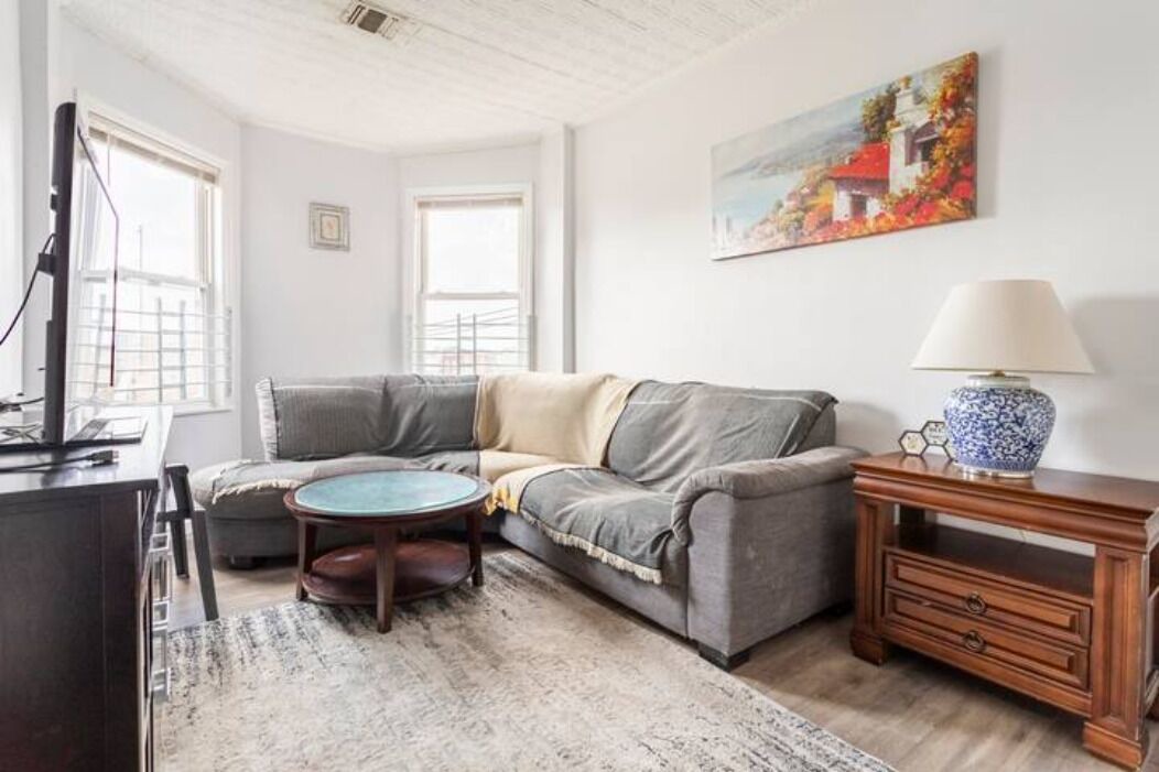 Photo of Livingroom in North Ironbound