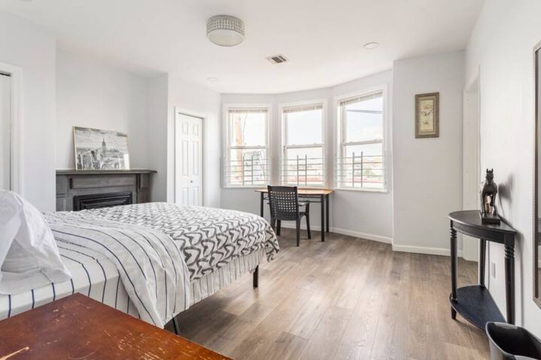 Photo of Livingroom in North Ironbound