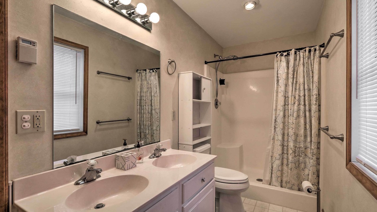 Photo of Bathroom in Henryville