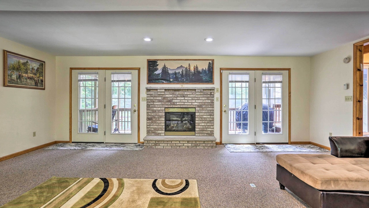 Photo of Livingroom in Henryville