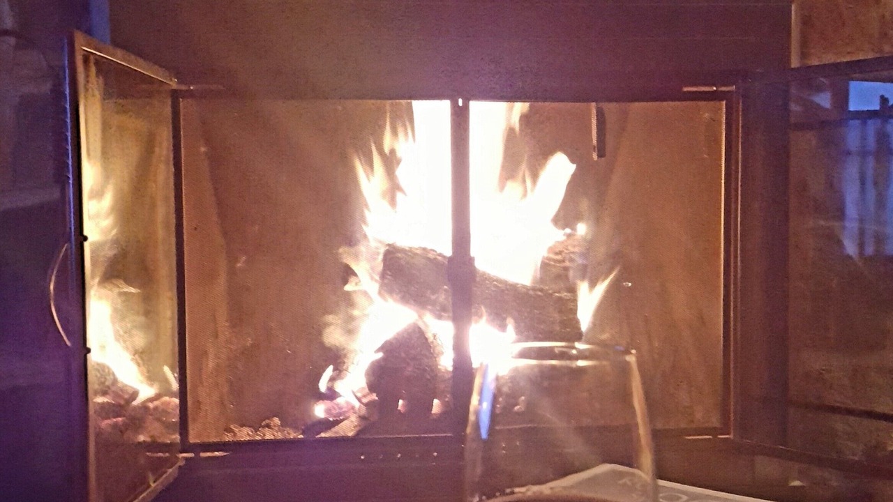 Photo of Livingroom in Jones Mills