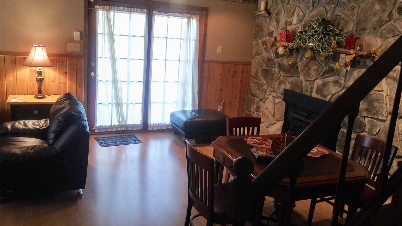 Photo of Livingroom in Corryton