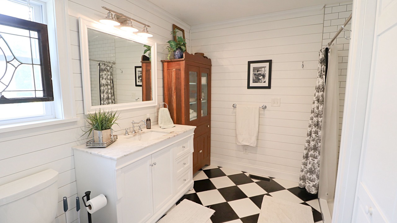 Photo of Bathroom in Greenhurst