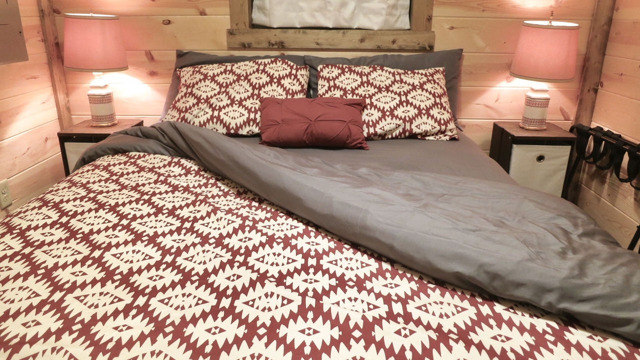 Photo of Bedroom in Nelsonville