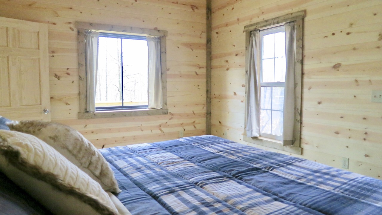 Photo of Bedroom in Nelsonville