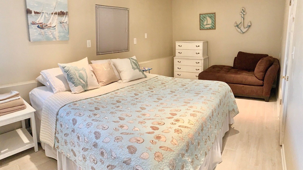 Photo of Bedroom in Wall