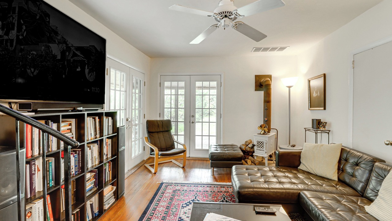 Photo of Livingroom in Point Lookout