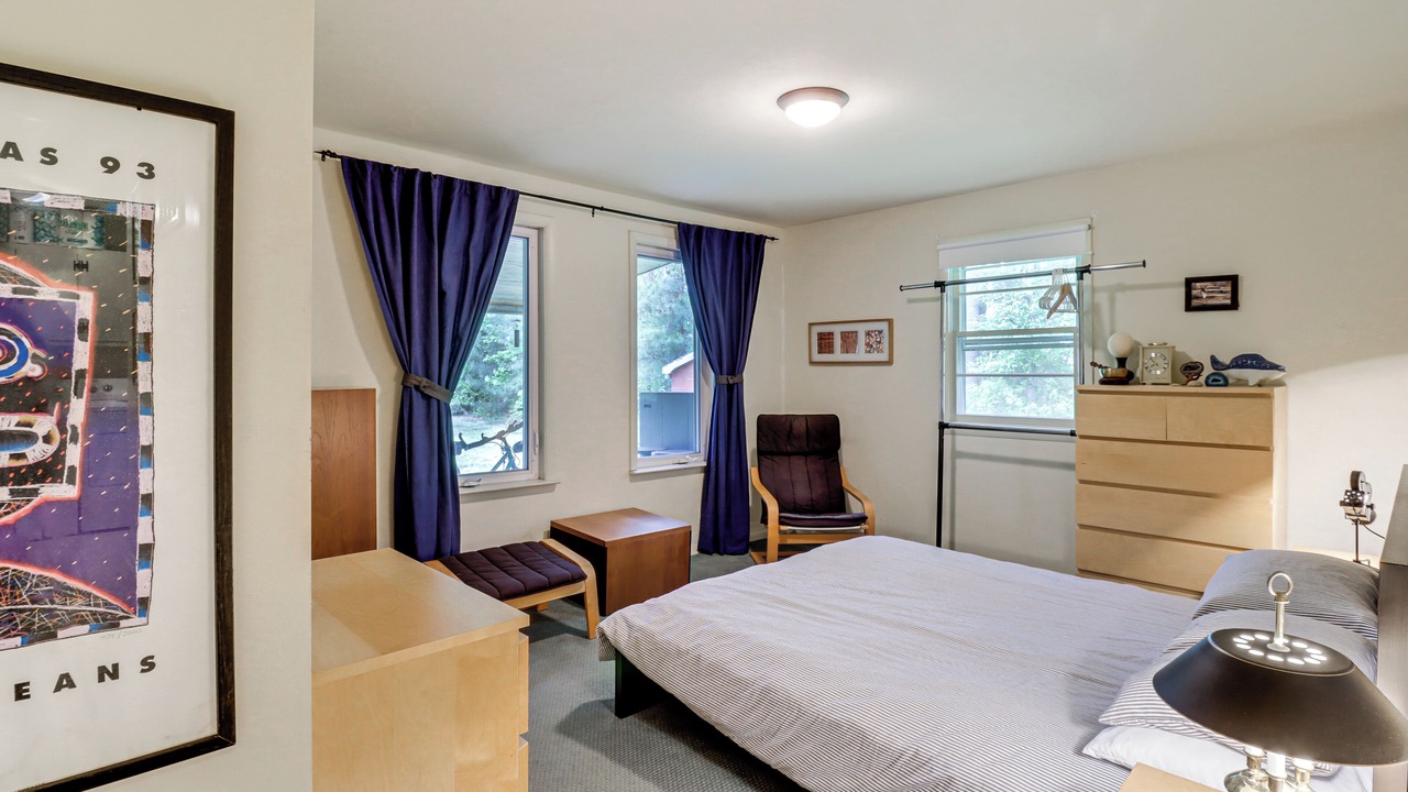 Photo of Bedroom in Point Lookout