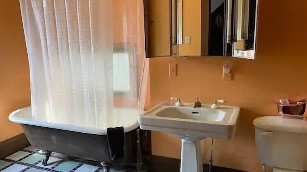 Photo of Bathroom in Bellepoint
