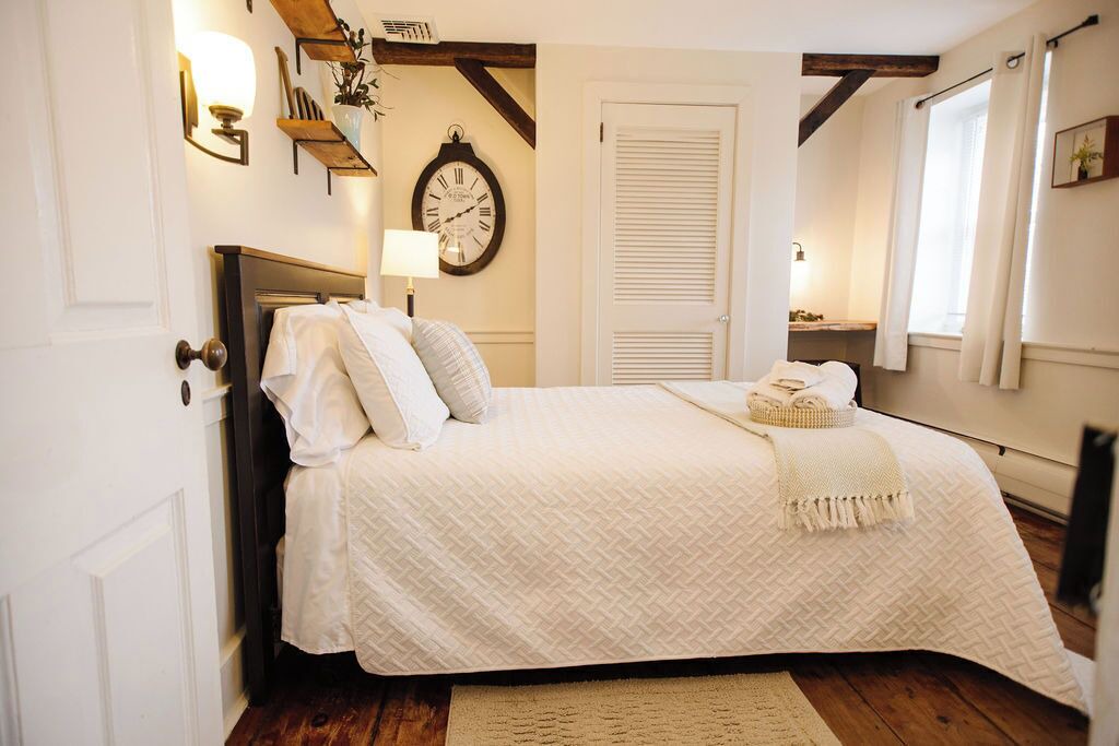 Photo of Bedroom in Gap