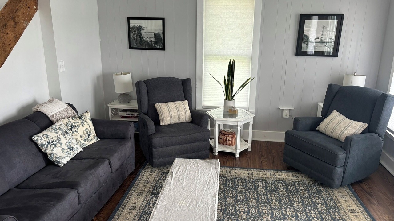Photo of Livingroom in Jamestown