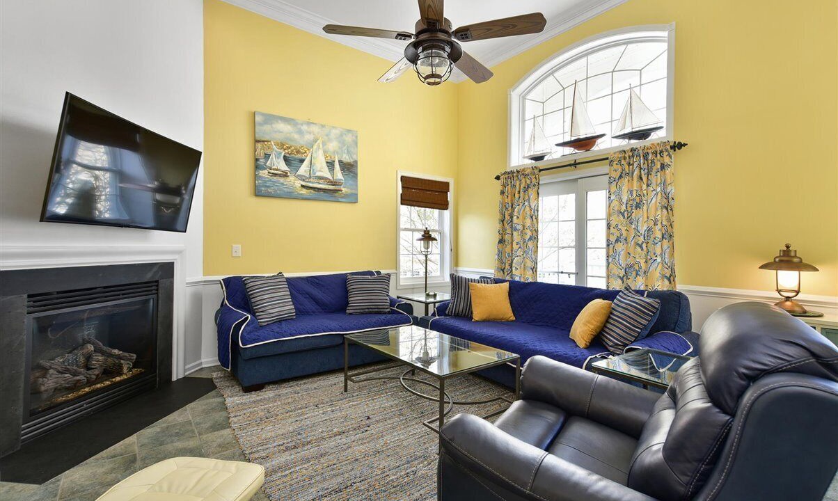 Photo of Livingroom in Bayside