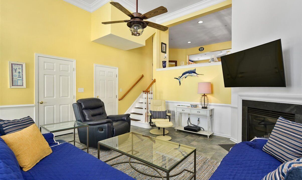 Photo of Livingroom in Bayside