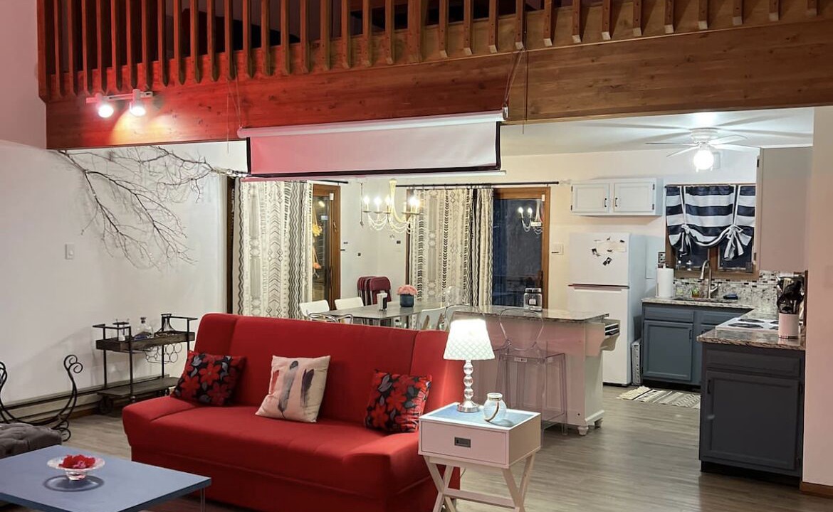 Photo of Livingroom in Tobyhanna