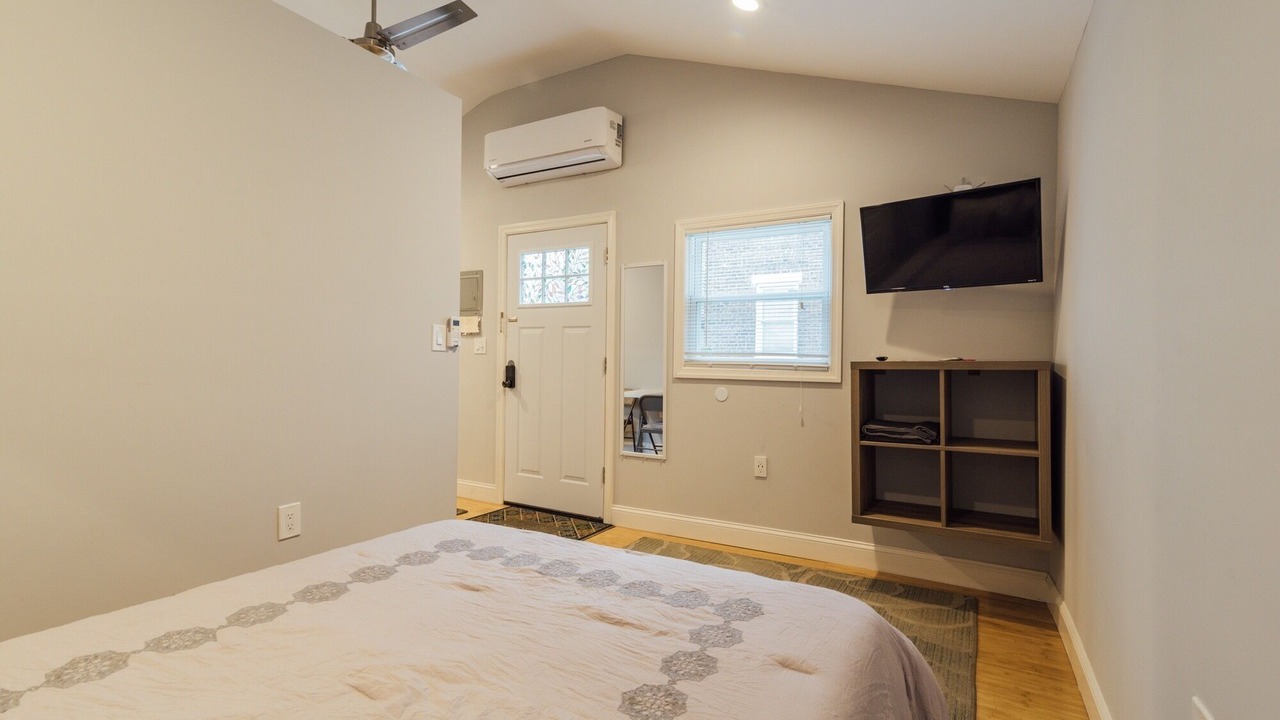 Photo of Bedroom in Newark