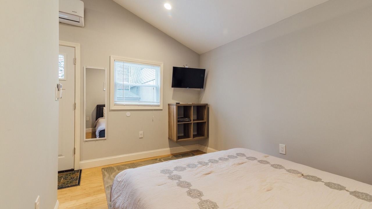 Photo of Bedroom in Newark
