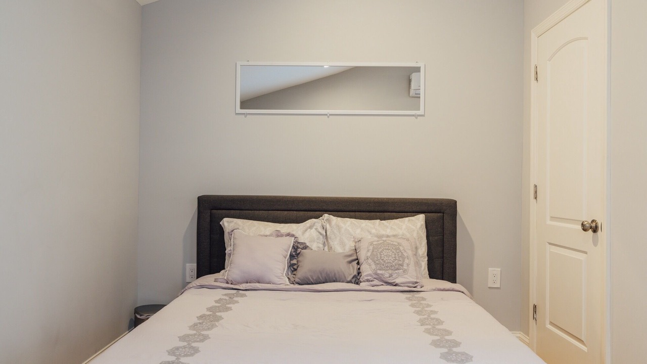 Photo of Bedroom in Newark